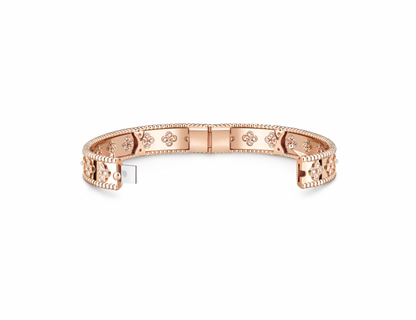 Perlée clovers bracelet, rhodium plated 18K rose gold, round diamonds, medium model; diamond quality DEF, IF to VVS.