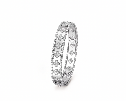 Perlée clovers bracelet, rhodium plated 18K white gold, round diamonds, medium model; diamond quality DEF, IF to VVS.