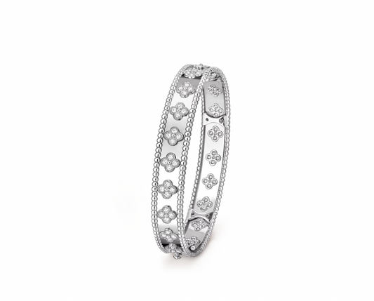 Perlée clovers bracelet, rhodium plated 18K white gold, round diamonds, medium model; diamond quality DEF, IF to VVS.